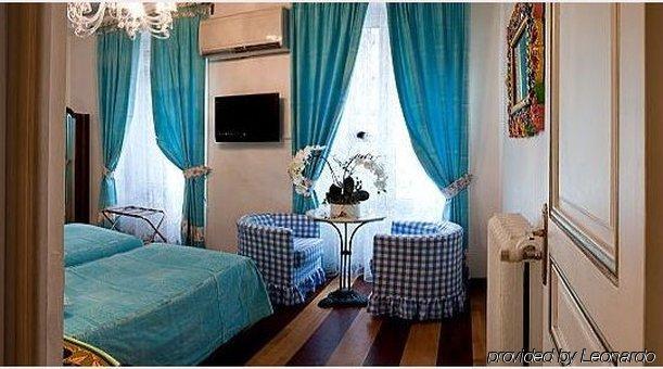 Hotel De Seze 4*
